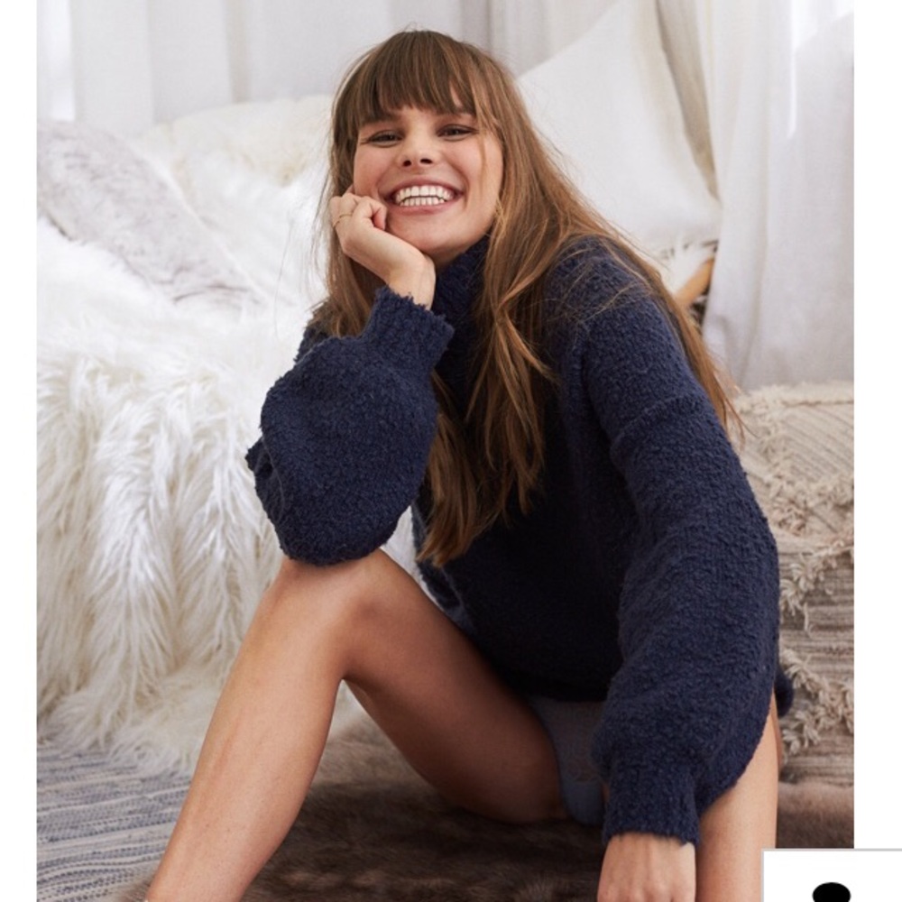 Aerie oversized navy sweater made for leggings